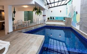 H Hotel